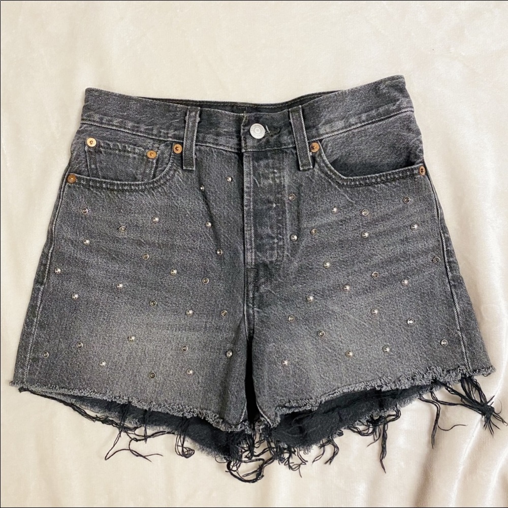 Levi’s Embellished Wedgie Short